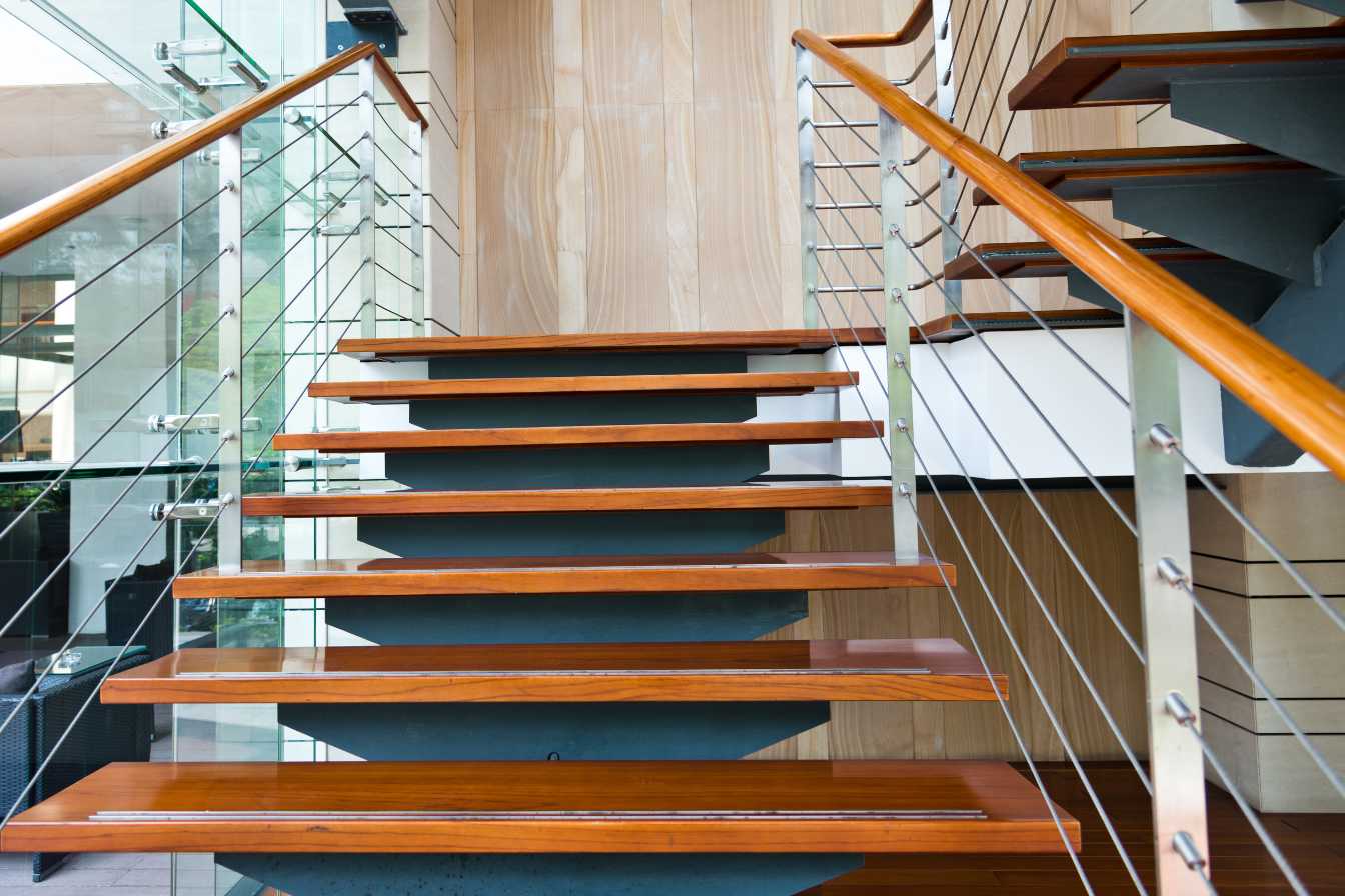 peindre-un-escalier-en-bois-sans-poncer-2