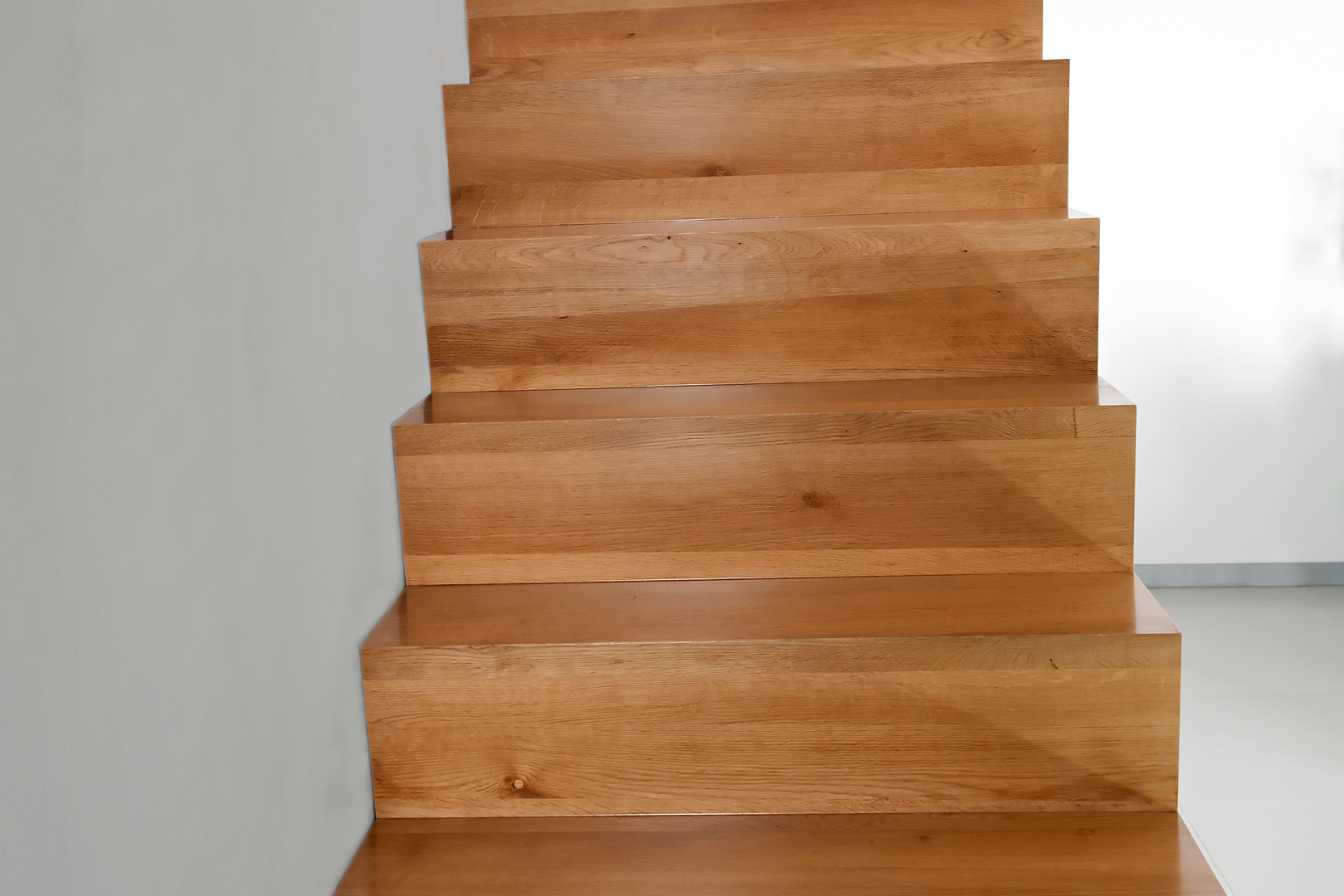 peindre-un-escalier-en-bois-sans-poncer-3